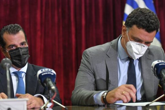 Όταν ο Θ. Πλεύρης έλεγε ότι δεν είναι ευθύνη της κυβέρνησης να πείσει τον κόσμο να εμβολιαστεί