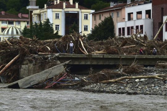 Ξεπέρασαν τους 40 οι νεκροί από τις πλημμύρες στην Τουρκία