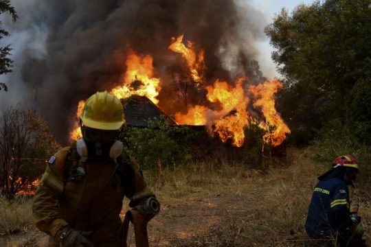 Μεγάλη καταστροφή στην Αχαΐα, πυρκαγιές σε όλη την Ελλάδα
