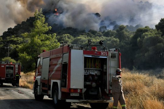Καλύτερη η «εικόνα» στις πυρκαγιές σε Κεντρική και Δυτική Μακεδονία