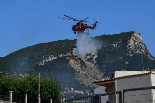 Σε ύφεση τα μέτωπα στη Ρόδο μετά από μια εφιαλτική νύχτα