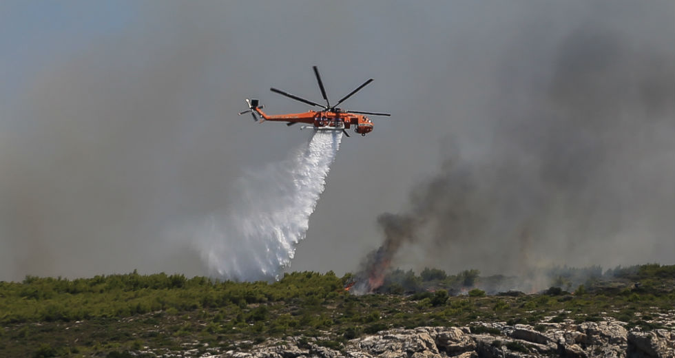 Λασίθι: Κινητοποίηση της πυροσβεστικής για πυρκαγιά που ξέσπασε το βράδυ