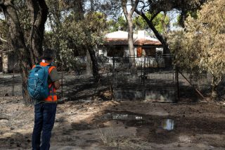 Ακατάλληλα εκατοντάδες κτίρια