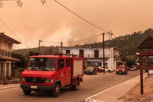 Σοβαρά ερωτήματα για τη διαχείριση της πυρκαγιάς στη β. Εύβοια