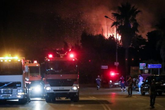 Συγκλονιστικό βίντεο μέσα από πυροσβεστικό όχημα