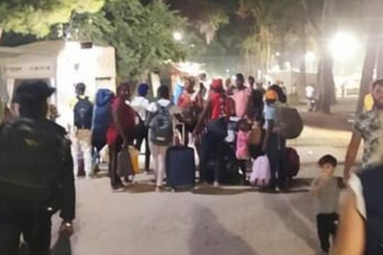 Εκκένωση προσφυγικής δομής Μαλακάσας και μεταφορά στη δομή της Ριτσώνας
