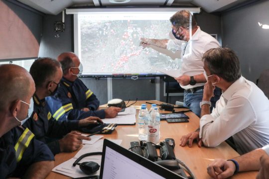 Παίζοντας με τη φωτιά και την οργή