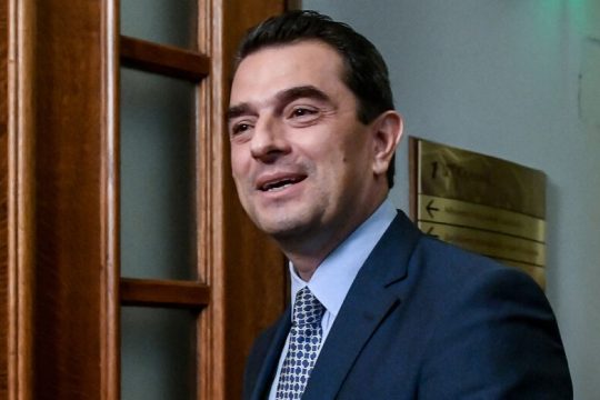 Γιατί κατέβηκαν τα άρθρα για το σπίτι του υπουργού Σκρέκα;