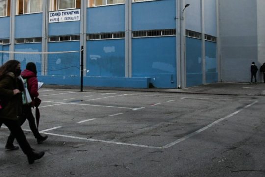 Τα σχολεία ανοίγουν όπως έκλεισαν!