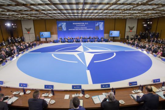 Γενικότητες και ευχολόγια από τους υπ. Εξ. του ΝΑΤΟ για το Αφγανιστάν