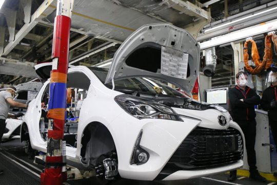 Ξέμεινε από τσιπάκια και η Toyota