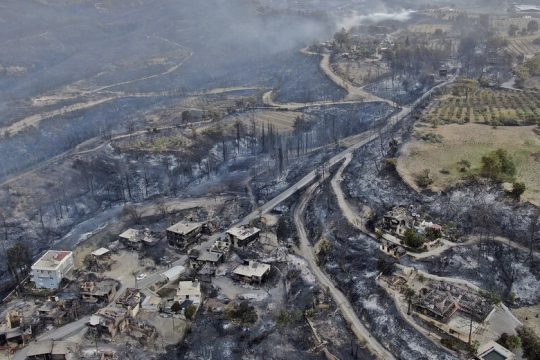 Αναζητούν υπαίτιους εκτός συνόρων