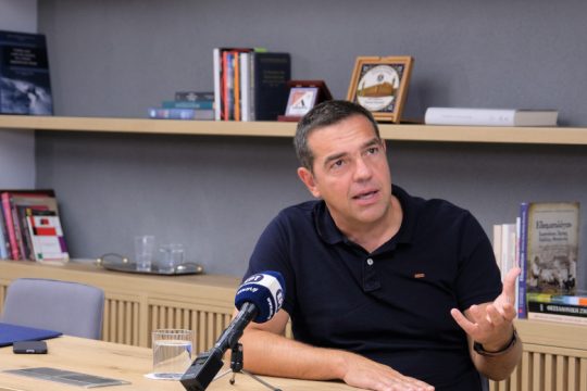 Αλ. Τσίπρας για γυναικοκτονίες: Δεν φτάνει να πενθούμε, οφείλουμε να δράσουμε