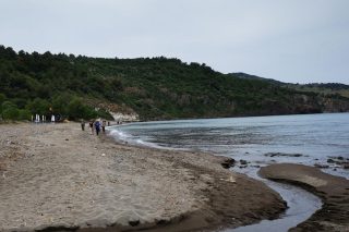 Στην άκρη του γιαλού