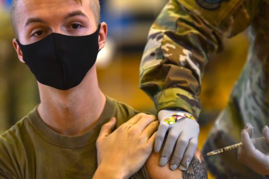 Υποχρεωτικό το εμβόλιο κατά Covid-19 για τους Αμερικανούς στρατιωτικούς