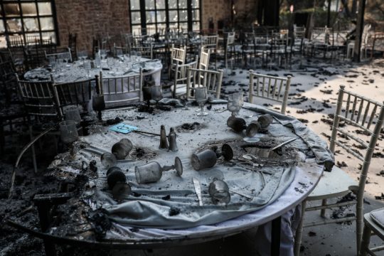 408 επικίνδυνες κατοικίες από τις πρόσφατες πυρκαγιές