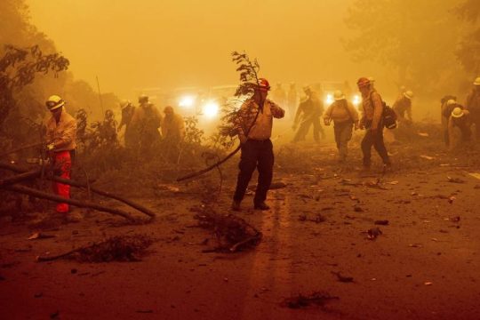 Πυρκαγιά Ντίξι-Καλιφόρνια: η δεύτερη μεγαλύτερη στη νεότερη ιστορία της