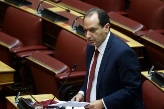 Ερωτήματα Σπίρτζη για τις πυρκαγιές σε Λαύριο και Βίλια