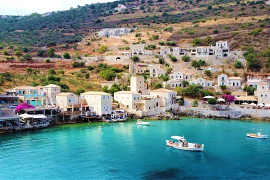 Λιμένι, το πέτρινο στολίδι στην καρδιά της Μάνης