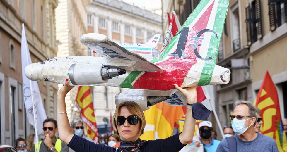 «Πάρτε πίσω 900 εκατ. από την Alitalia»