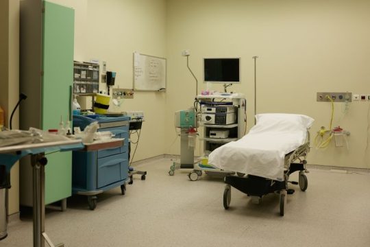 Γιατί στην Ελλάδα η διαχείριση της πανδημίας απέτυχε
