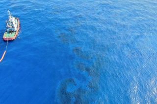 Ρύπανση στο Μυρτώο από τη βύθιση του SEA BIRD