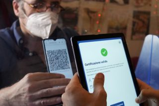 Πράσινο πάσο για όλους, πολιτική ήττα για Σαλβίνι