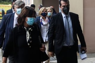 Πλευρική… προσέγγιση σε μετωπικά προβλήματα
