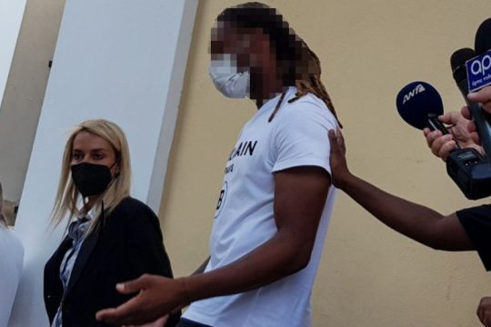 Απολογείται ο Σεμέδο, ανακοίνωσε Κανέ