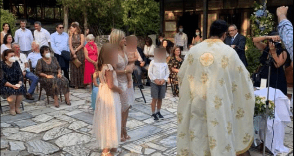 Η «πάντα άξια» υπουργός Πολιτισμού