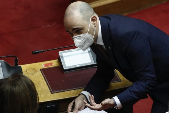 Παραπομπή Μπογδάνου στην επιτροπή δεοντολογίας της Βουλής ζητά ο ΣΥΡΙΖΑ