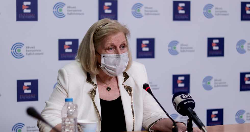 Προς χορήγηση τρίτης δόσης (και) στους υγειονομικούς