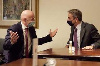 Ποιον θέλει στο κουμάντο του ποδοσφαίρου ο πρωθυπουργός;