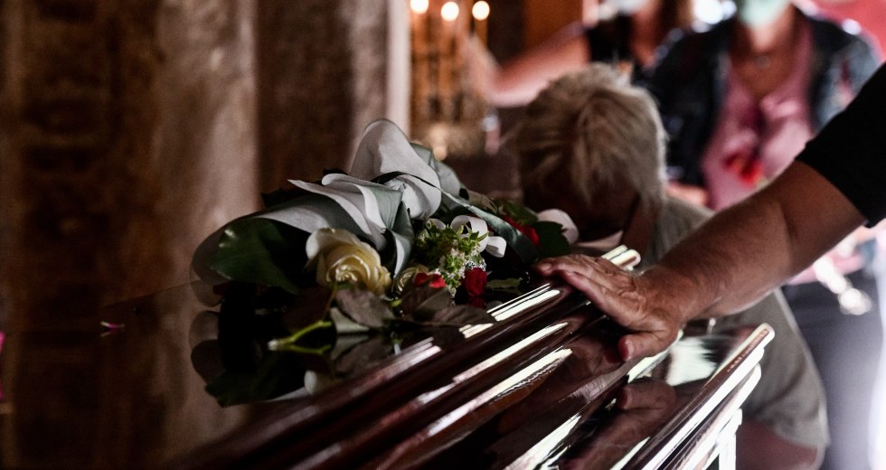 Αυτός έφυγε – εμείς να δούμε…