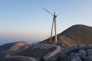 Φυτεύουν ανεμογεννήτριες, ξεριζώνουν την πολιτιστική κληρονομιά της Μάνης
