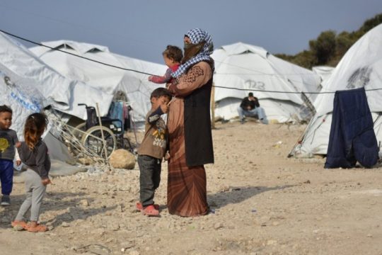 Μία εβδομάδα επικοινωνιακών τρικ, δύο χρόνια απάνθρωπων πολιτικών