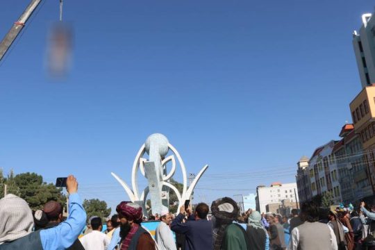 Επιστροφή στη βαρβαρότητα