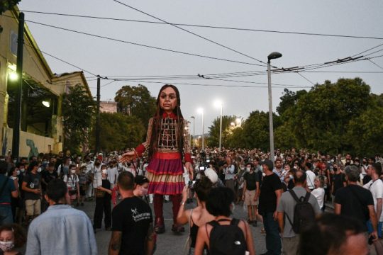 Η Αμάλ ήρθε στην Αθήνα με συνοδεία το «Άσμα Ασμάτων»
