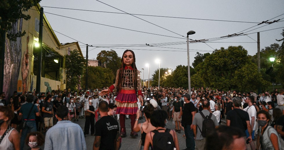 Η Αμάλ ήρθε στην Αθήνα με συνοδεία το «Άσμα Ασμάτων»