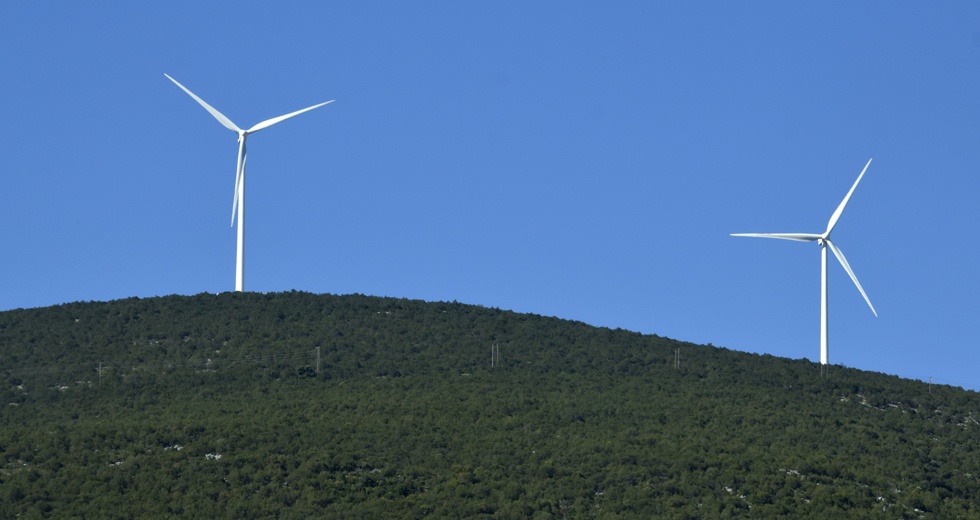 Άδειες για ανεμογεννήτριες και σε πυρόπληκτες περιοχές της Εύβοιας