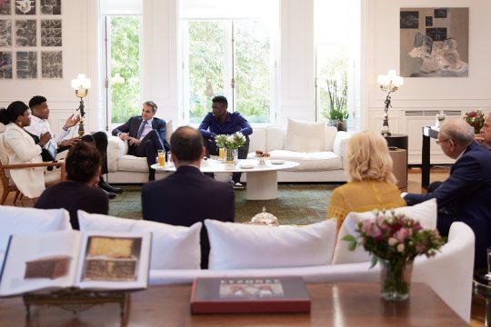 Χαίρε «ακροδεξιάς» υποκρισίας το βάθος αμέτρητον