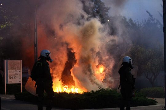 Στο αυτόφωρο οι αντιεμβολιαστές της Θεσσαλονίκης