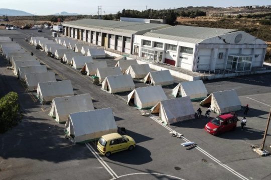 Σε απόγνωση οι κάτοικοι μετά τον σεισμό των 6 Ρίχτερ