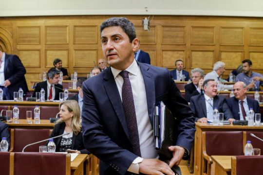 Ξέρεις ποιος είμαι εγώ, ρε;