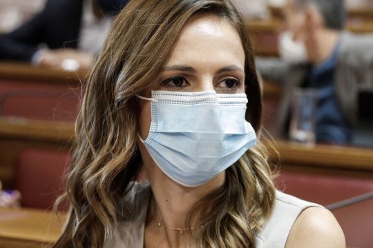 Επίθεση Αχτσιόγλου για τους κυβερνητικούς πανηγυρισμούς με αφορμή στοιχεία της ΕΛΣΤΑΤ