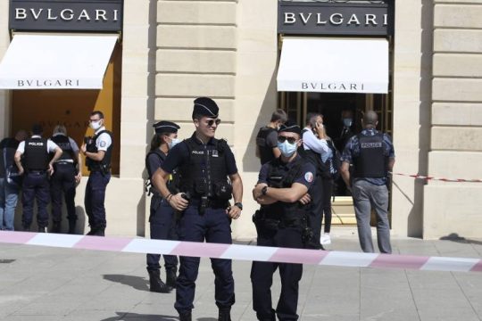 Ληστεία με λεία 10 εκατ. ευρώ σε κοσμηματοπωλείο Bulgari στο Παρίσι