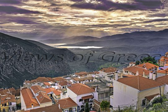 Φθινοπωρινό οδοιπορικό στον «Ομφαλό της γης»