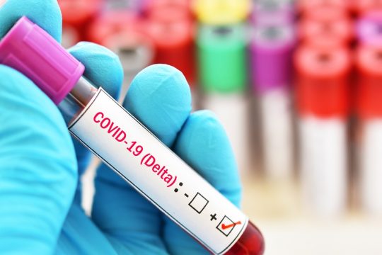 Η παραλλαγή Δέλτα και ο βαθμός «θωράκισης» από τα εμβόλια