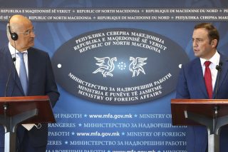 Απόπειρα να σπάσει ο «πάγος» με τη Βόρεια Μακεδονία