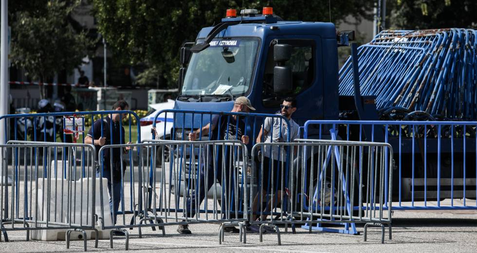 Μια μάντρα, δυο κόσμοι
